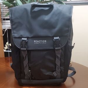 KENNETH COLE  REACTION  BLACK BACKPACK